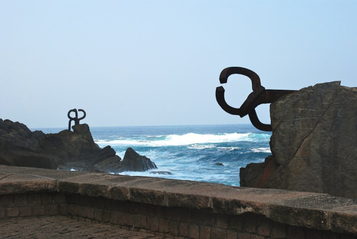LOS PEINES DEL VIENTO (SAN SEBASTIÁN).